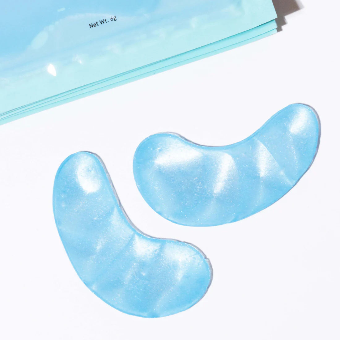 Moisturizing eye masks