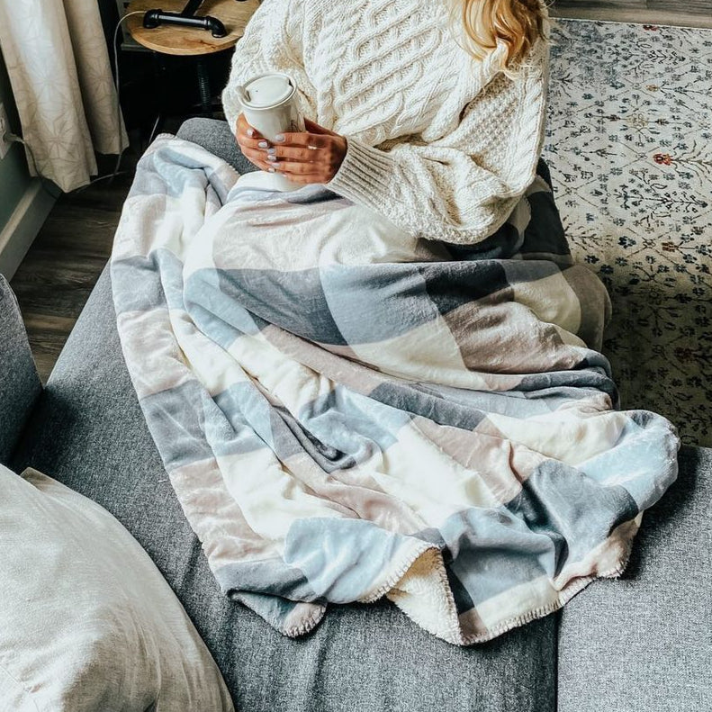 Soft Sherpa Fleece Throw